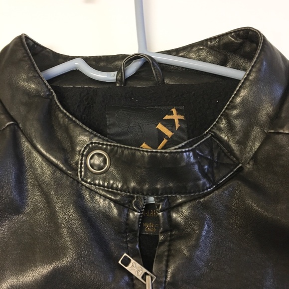 Awesome 😎 faux leather jacket! - Picture 4 of 7